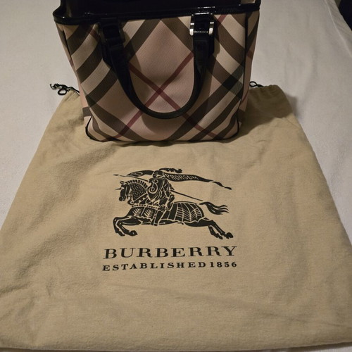 Burberry handbag like new, black and beige