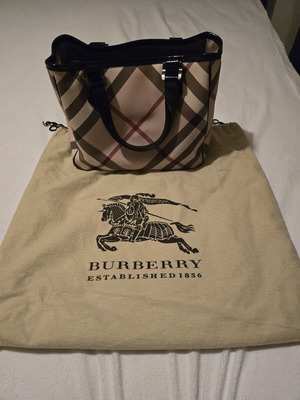 Burberry handbag like new, black and beige