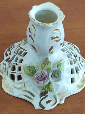 Κηροπήγιο πορσελάνης FENA PORCELAIN σαν καινούργιο, ύψους 10 εκατοστών
