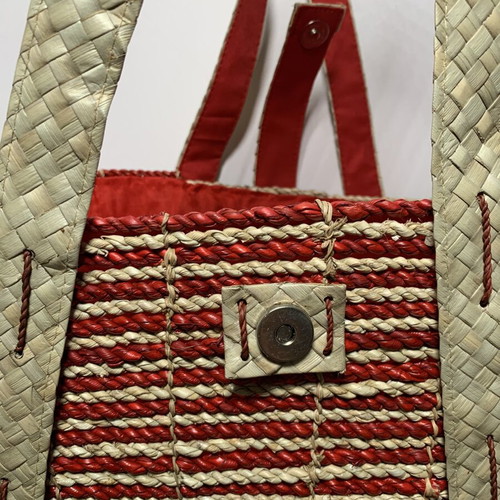 Summer women's woven handbag made of rope new