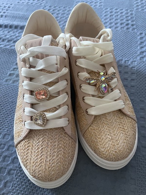 Luigi sneakers flatforms beige size 39 new with decorative laces