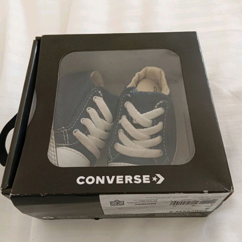 Converse παπούτσια αγκαλιάς σαν καινούργια με σκρατς, με το κουτί τους
