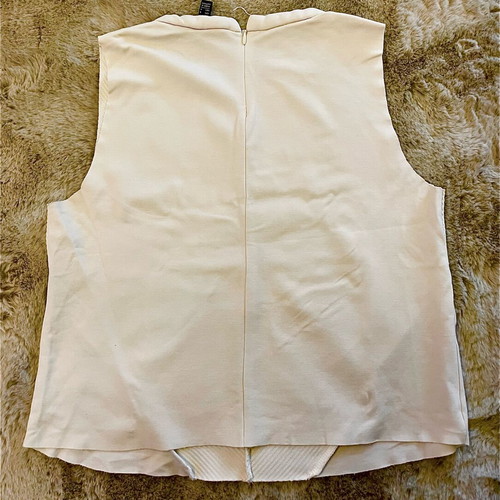 Mango Suit white embossed top like new, size M