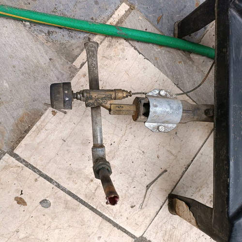 Single gas stove used, black tabletop burner