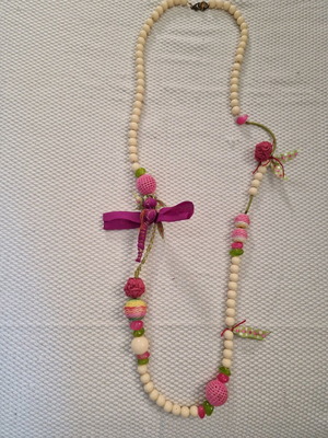 Women's handmade necklace used
