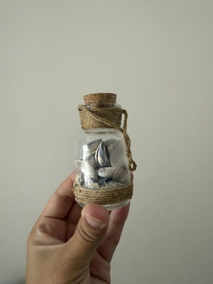 Mini jar with seashells like new