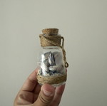 Mini jar with seashells like new