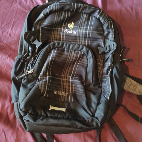 Deuter Graduate 28L backpack used, black and colorful