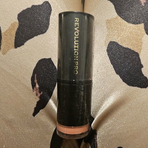 Lipstick nude soft peach new, packaged
