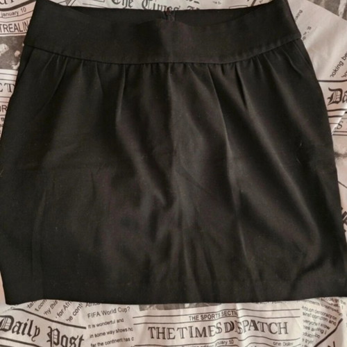 Mini black skirt like new, crepe fabric, size L 40 12