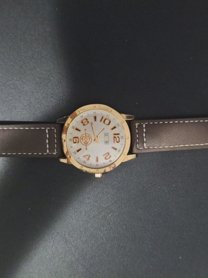 Women's watch like new with full battery