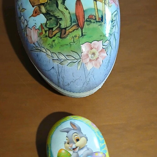Large paper Easter egg 35cm used, set of two