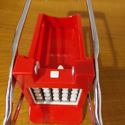 Manual potato and vegetable cutter like new