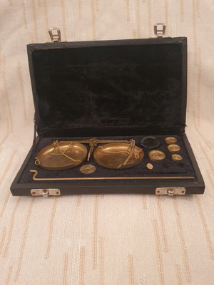 Antique scale used 12cm x 21cm