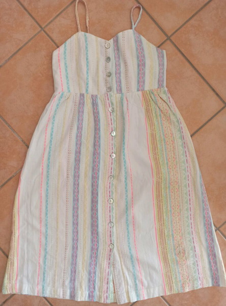  lefko forema midi me anaglifo ifasma ke leptes polichromes boho riges Medium