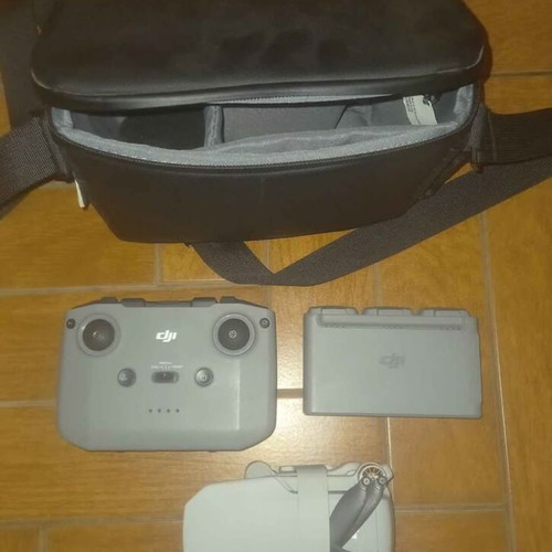 DJI Mini 2 Fly More Combo drone set