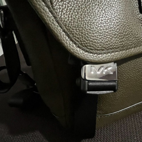 Michael Kors Cooper Crossbody Leather Bag like new, olive green