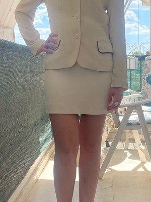 Vintage women's suit in ecru with navy blue details Verdosa Paris like new