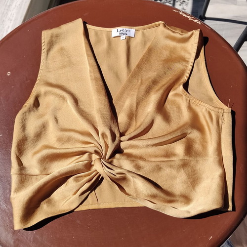 Le Ger sleeveless top gold like new