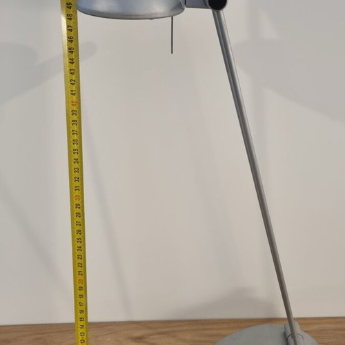 Desk lamp like new with 2 lighting levels and bulb
