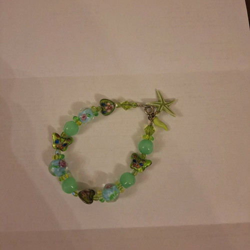 Necklace and bracelet like new, green, lengths 40 cm and 21 cm