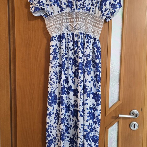 Kimono dress white-blue floral with lace details and belt, like new