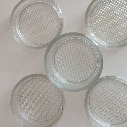 Serving set like new, 4 small bowls and 1 large glass bowl