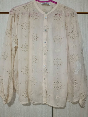 Zara shirt like new with embroidery and balloon sleeves size L