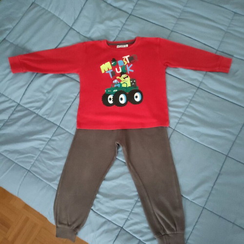 Set of long-sleeve children's pajamas used, size 4