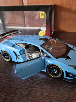 Lamborghini Gallardo GT3 Autoart 1/18 scale model like new