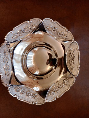 Silver-plated Italian fontaniera like new with engravings