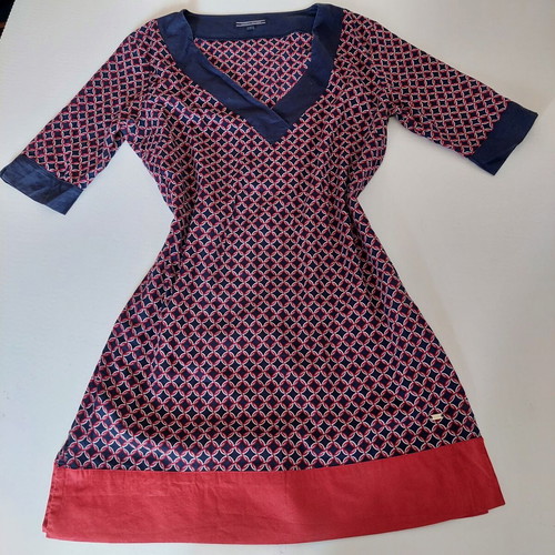 Tommy Hilfiger tunic XS used, blue red white geometric design