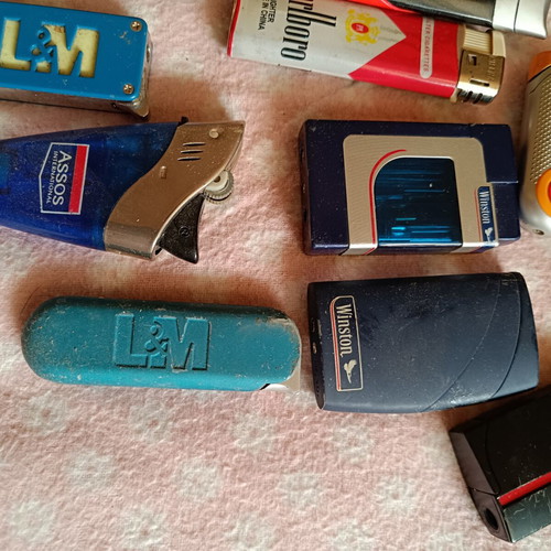 Lighters used, 30 collectible pieces with wear due to age