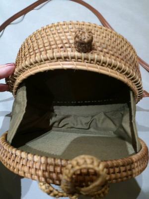 Woven bag like new