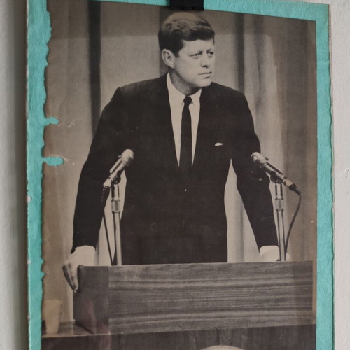 Vintage κάδρο JFK 1961 με αυθεντική σελίδα περιοδικού σαν καινούργιο