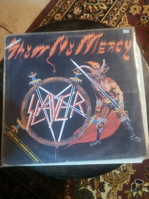 Slayer Show No Mercy vinyl like new with extra song Aggressive Perfector