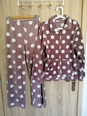 Thick fleece pajamas size M used, brown