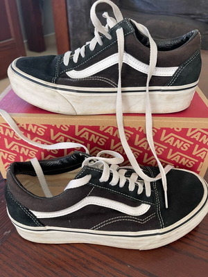 Vans αθλητικά παπούτσια μεταχειρισμένα σαν καινούργια, νούμερο 38, μαύρα, με διπλή σόλα