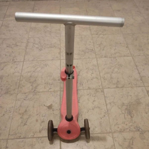 Globber 3-Wheel Scooter used with missing parts