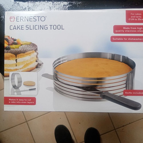 Ernesto Cake Slicing Tool adjustable 24-33cm with knife