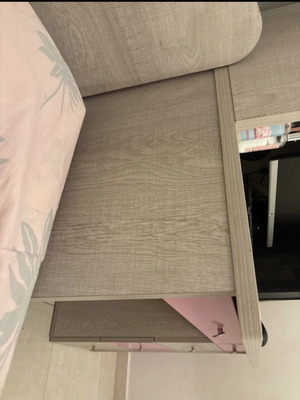 Desk and bookshelf set