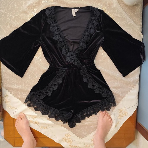 Velvet one-piece H&M black like new