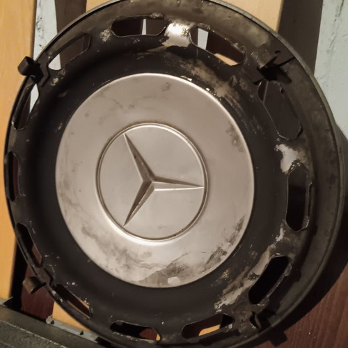 Metal collectible Mercedes w114 - w115 wheel hubcap used
