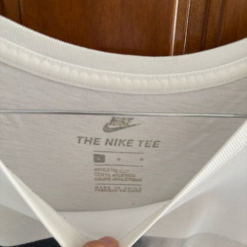 Nike t-shirt white, size L, like new