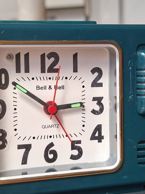 Analog table clock alarm clock like new