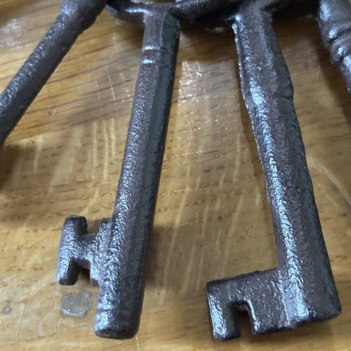Keys of the Warden set of five, cast iron, vintage style, new