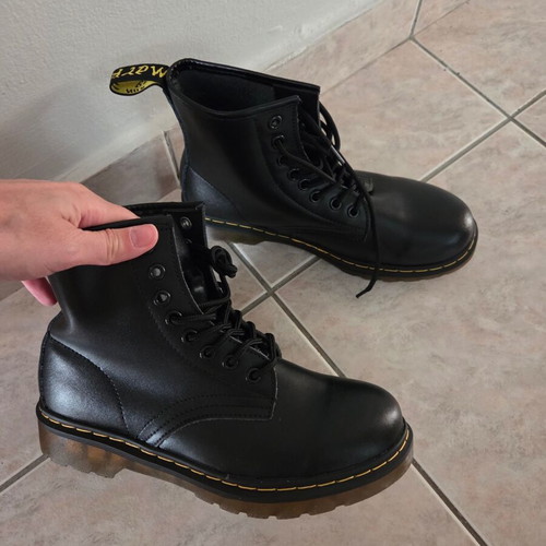 Women's boots new, size 38, black