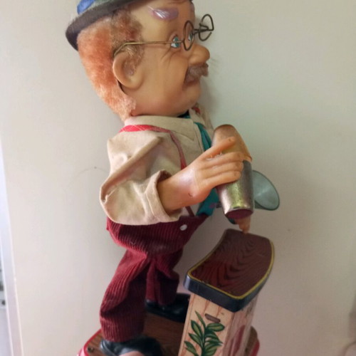 Charley Weaver Bartender used collectible piece