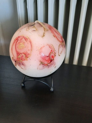 Candle like new with floral design