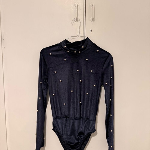 Velvet body with pearls new, dark blue